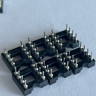 2.54mm 8 Pin IC Soket Bağlantısı Kadın Düz Pin Başlığı PBT Izolasyon Malzemesi Siyah